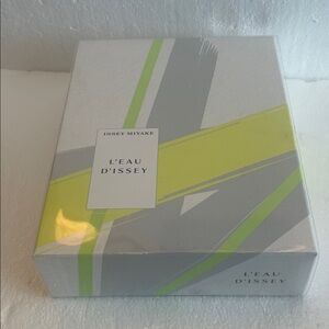Issey Miyake L'Eau D'Issey Gift Set Fresh Floral Aquatic Fragrance spray lotion